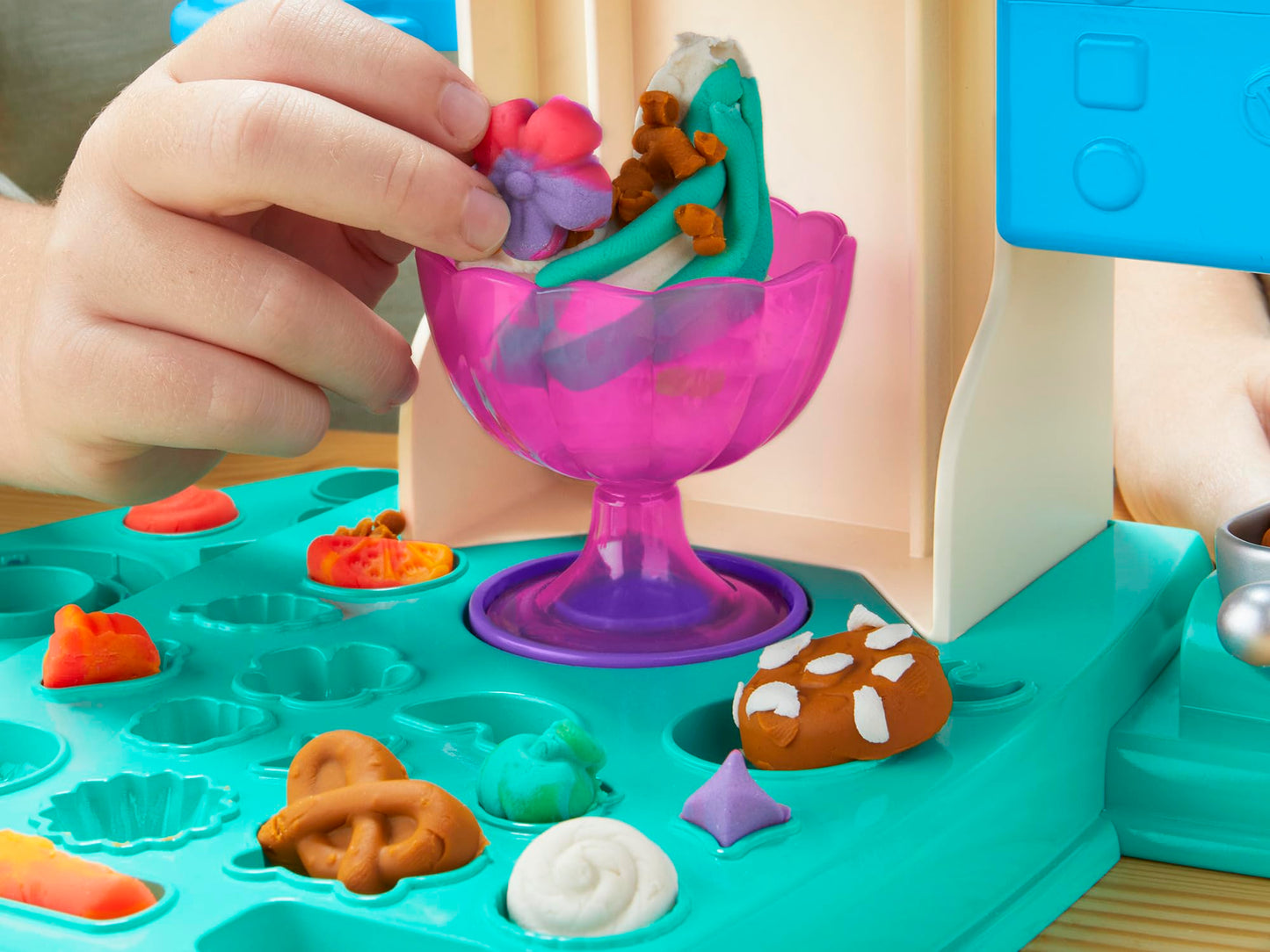 Play-Doh Rainbow Swirl Ice Cream Playset